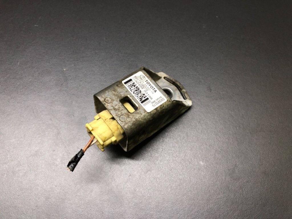 89173-06070 | Датчик удара LEXUS ES300 ES330 01-06