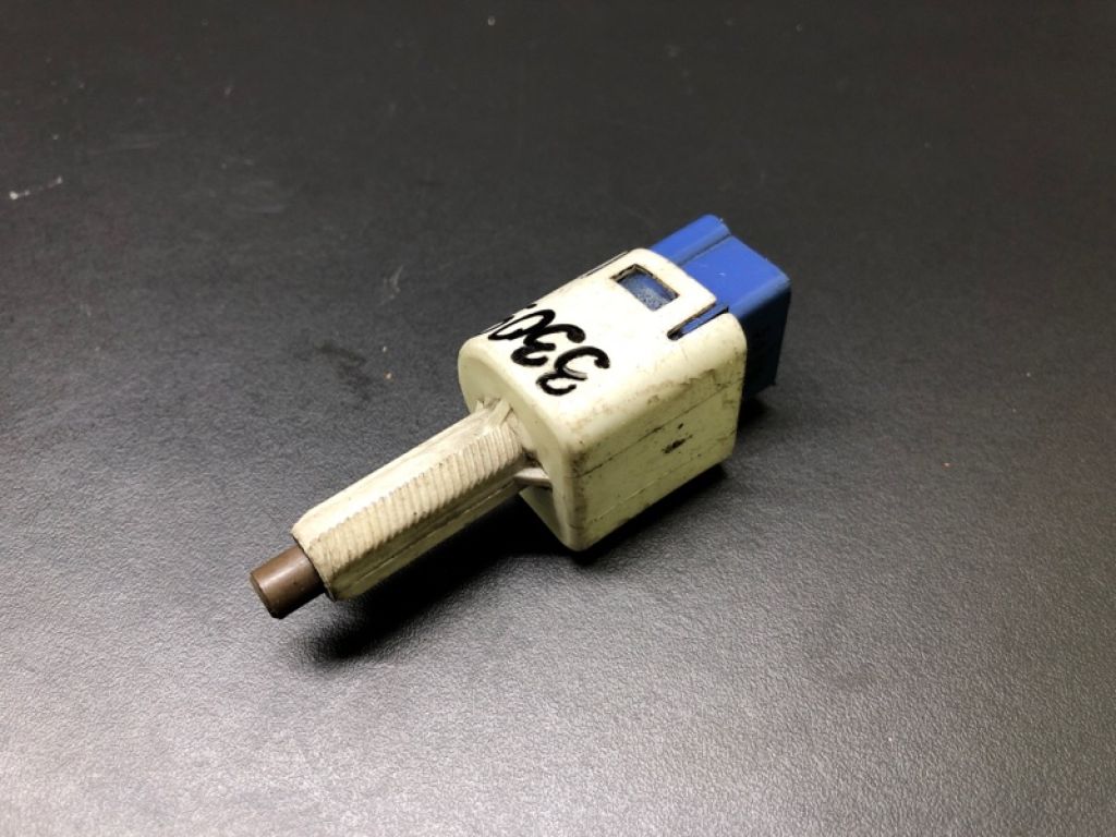 84340-69015 | Датчик положения педали тормоза LEXUS GX470 02-09 - Фото 2