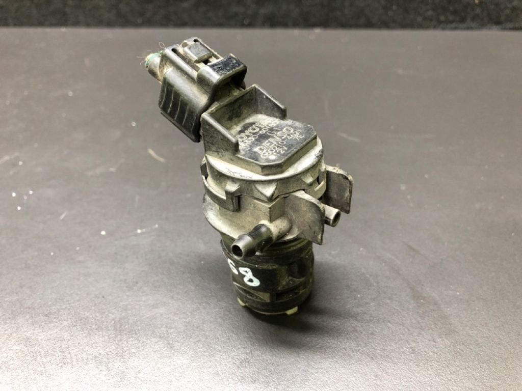 85330-60180 | Насос омивача скла LEXUS CT200 11-17