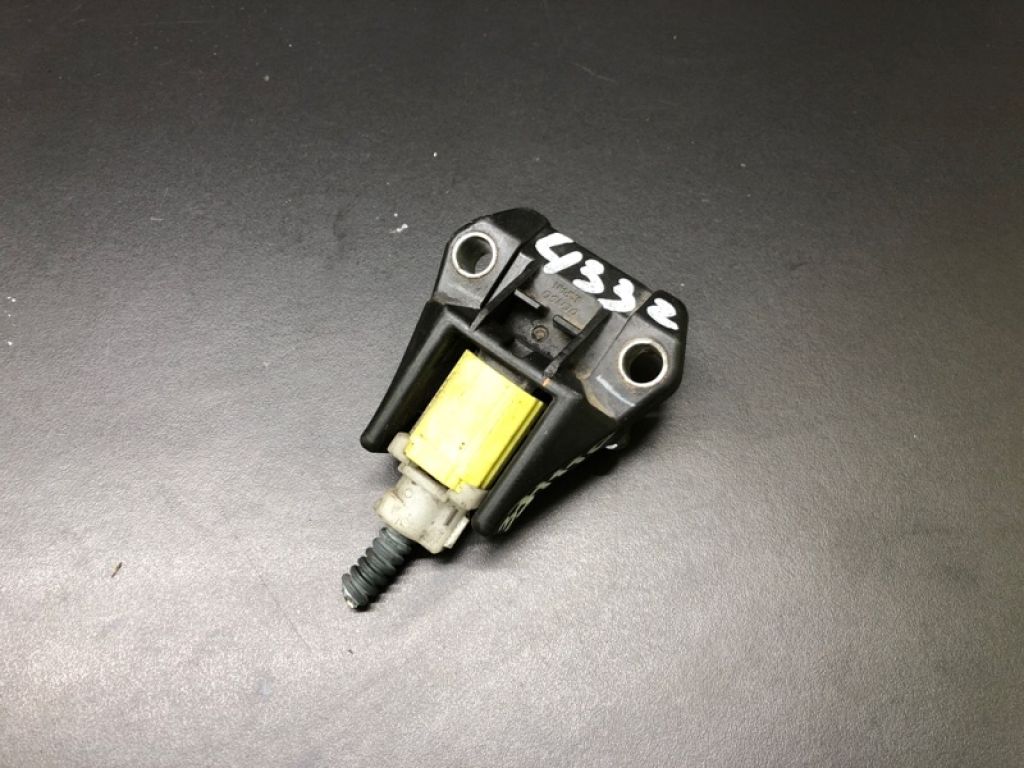 89173-45050 | Датчик удару LEXUS GS350 GS300 05-11