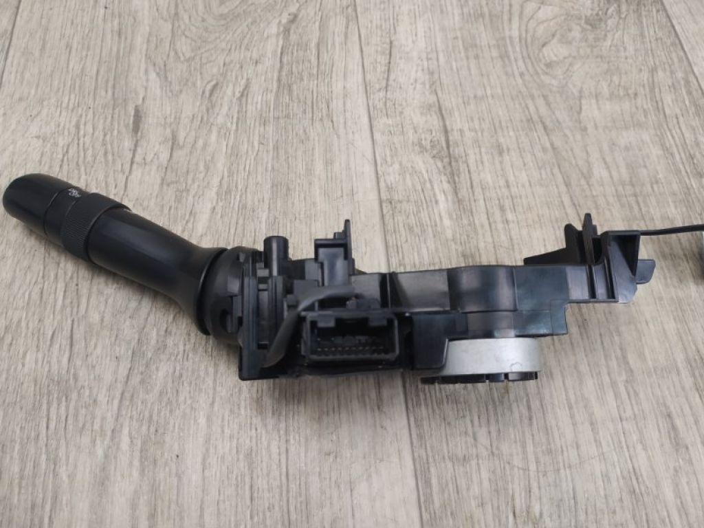 84140-33202 | Підрульовий перемикач лів. LEXUS CT200 11-17 - Фото 3