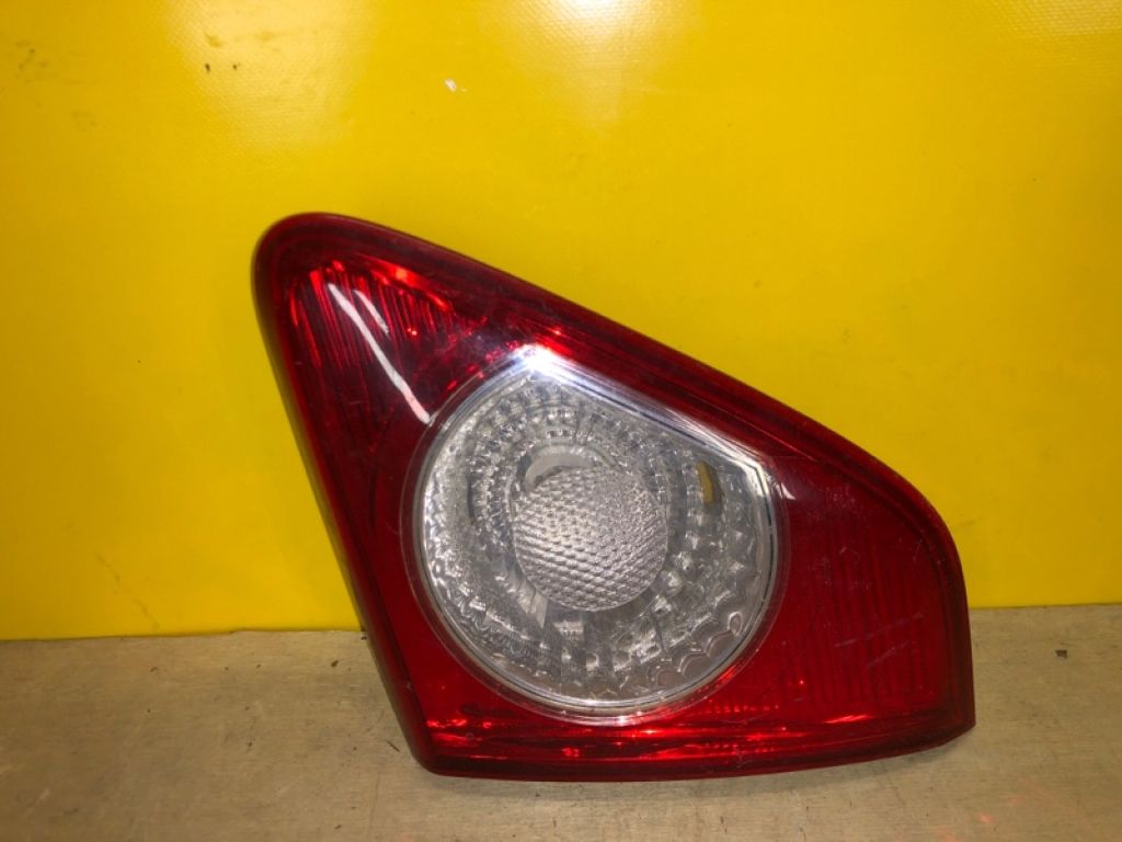 81580-02190 | Фонарь внутренний прав. TOYOTA COROLLA 150 06-13