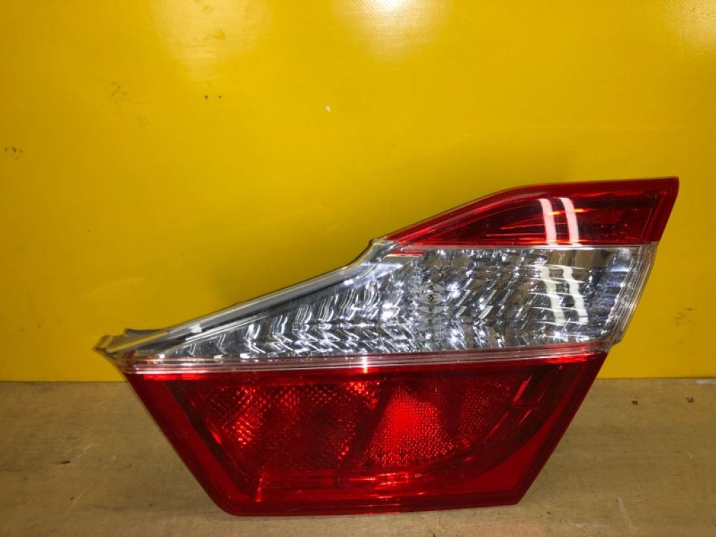 8158133220 | Ліхтар внутрішній прав. TOYOTA CAMRY 50 12-15
