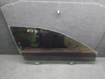 Скло дверей передн. прав. TOYOTA CAMRY 55 14-17