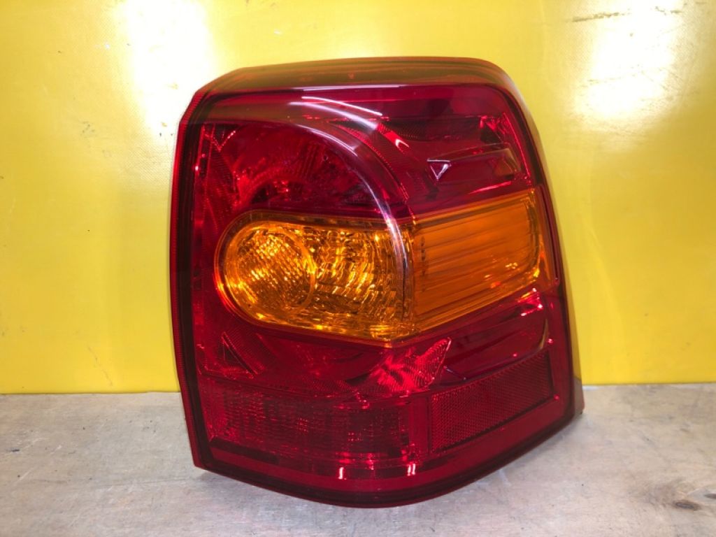 212-19Y3R3AE | Ліхтар зовнішній прав. TOYOTA LAND CRUISER 200 08-21
