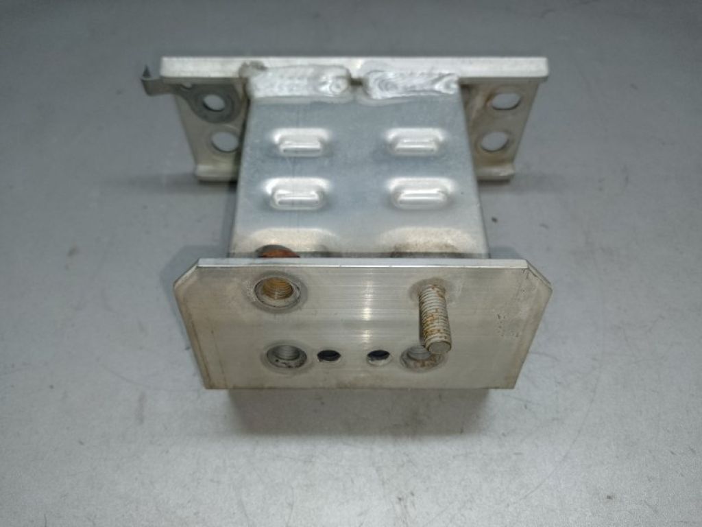 57014-47040 | Кронштейн усилителя переднего бампера лев. TOYOTA PRIUS - 30 09-17