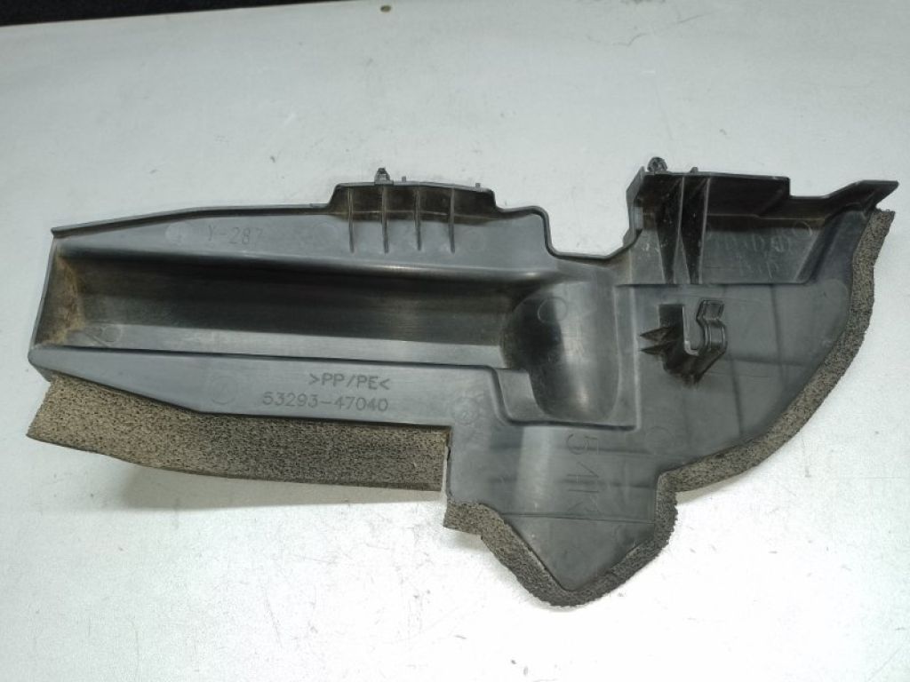 53293-47040 | Дефлектор радіатора прав. TOYOTA PRIUS - 30 09-17