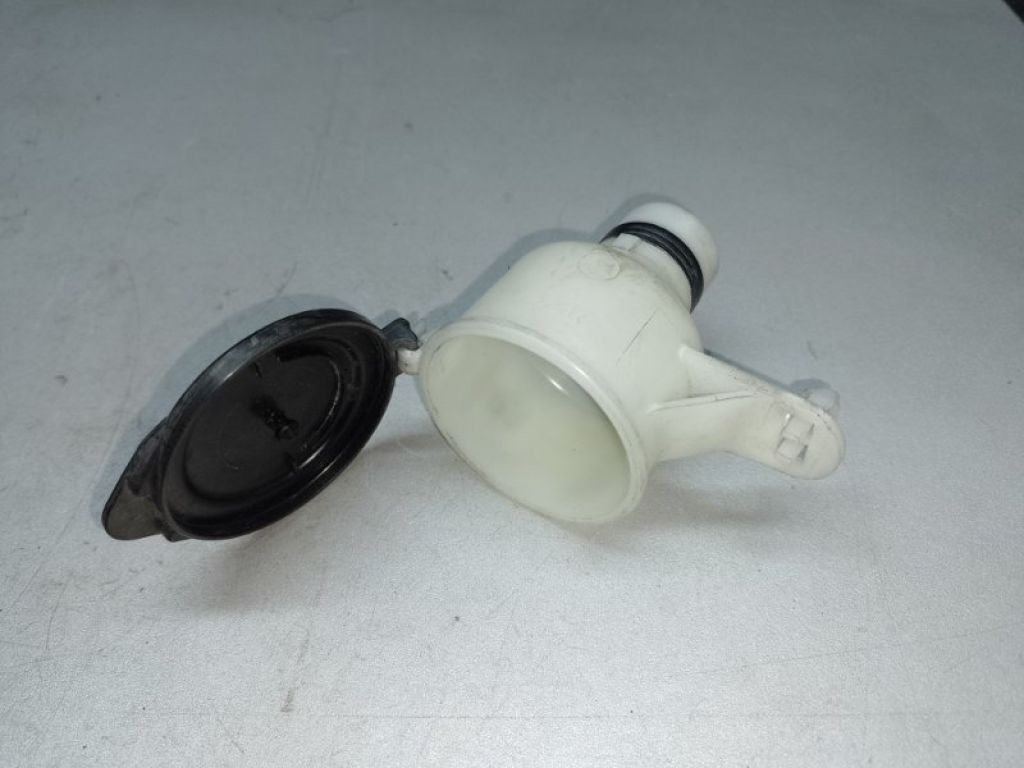 85319-47120 | Горловина бачка склоомивача TOYOTA PRIUS - 30 09-17 - Фото 2