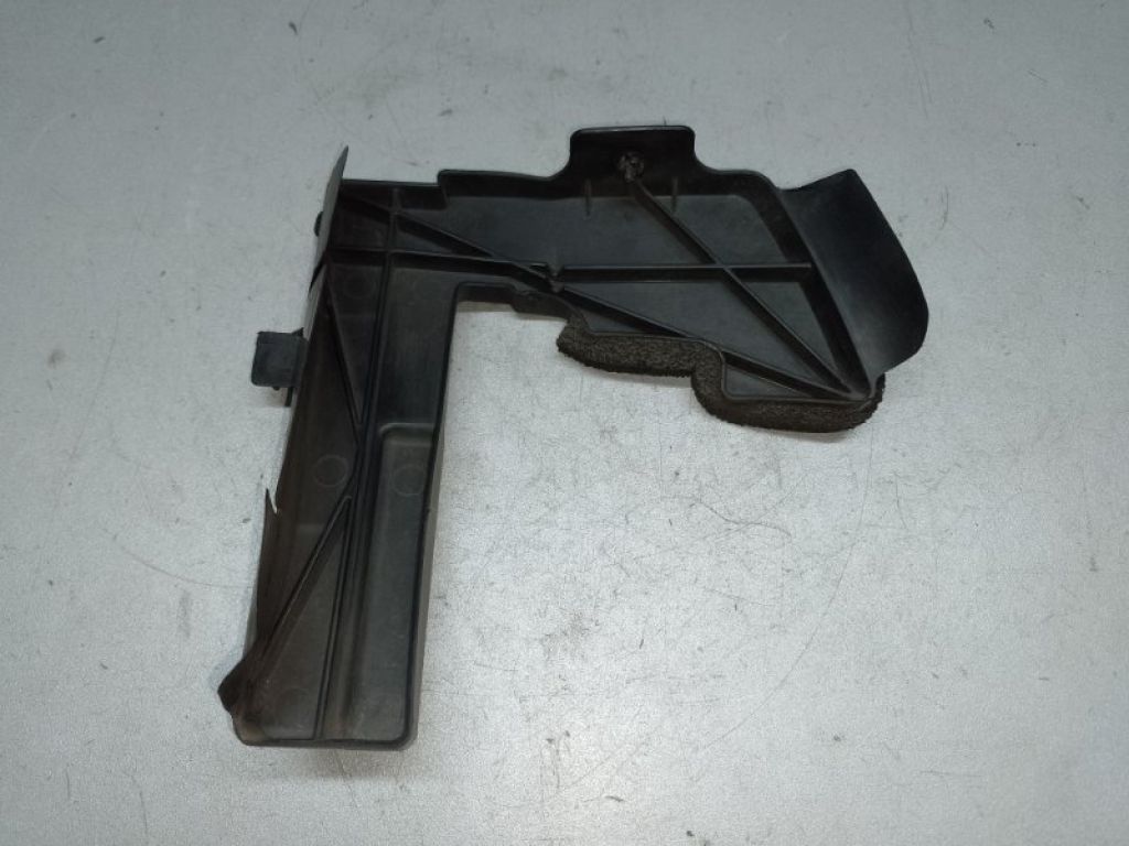 53286-52330 | Дефлектор радіатора лів. TOYOTA PRIUS C/AQUA 11-14