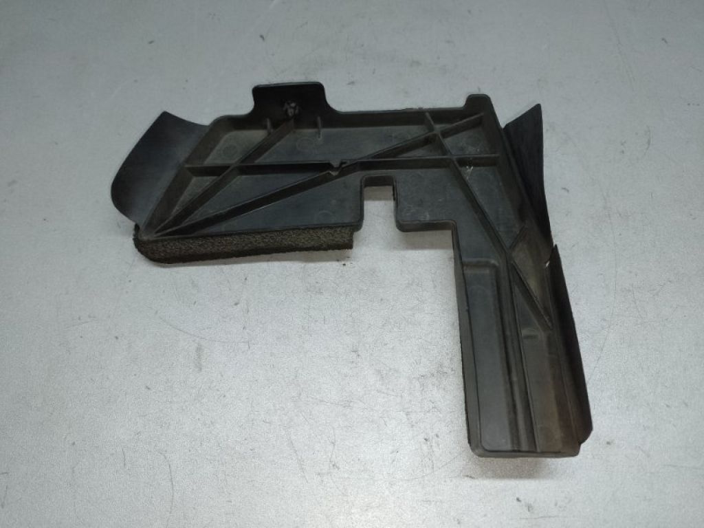 53285-52410 | Дефлектор радіатора прав. TOYOTA PRIUS C/AQUA 11-14