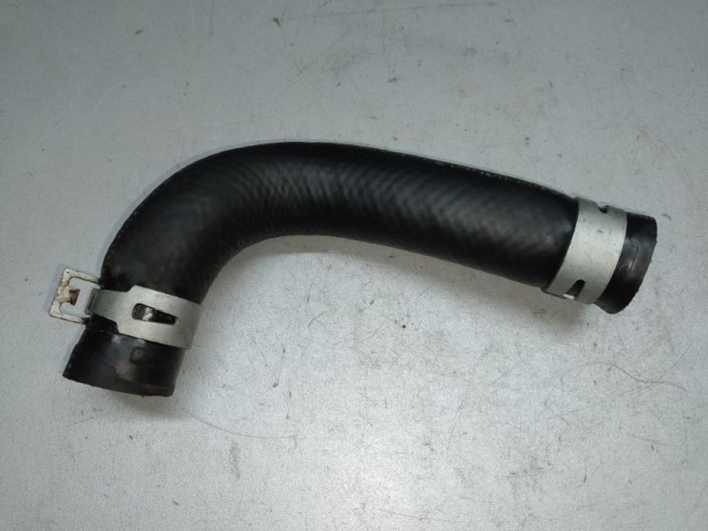 16573-21100 | Патрубок системи охолодження TOYOTA PRIUS C/AQUA 11-14