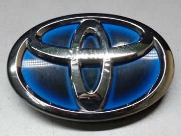 Емблема TOYOTA PRIUS C/AQUA 11-14