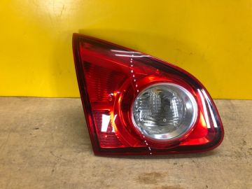 Фонарь внутренний лев. NISSAN QASHQAI 07-14