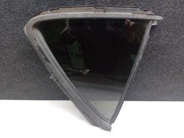 Скло дверей глухе задн. прав. TOYOTA PRIUS C/AQUA 11-14