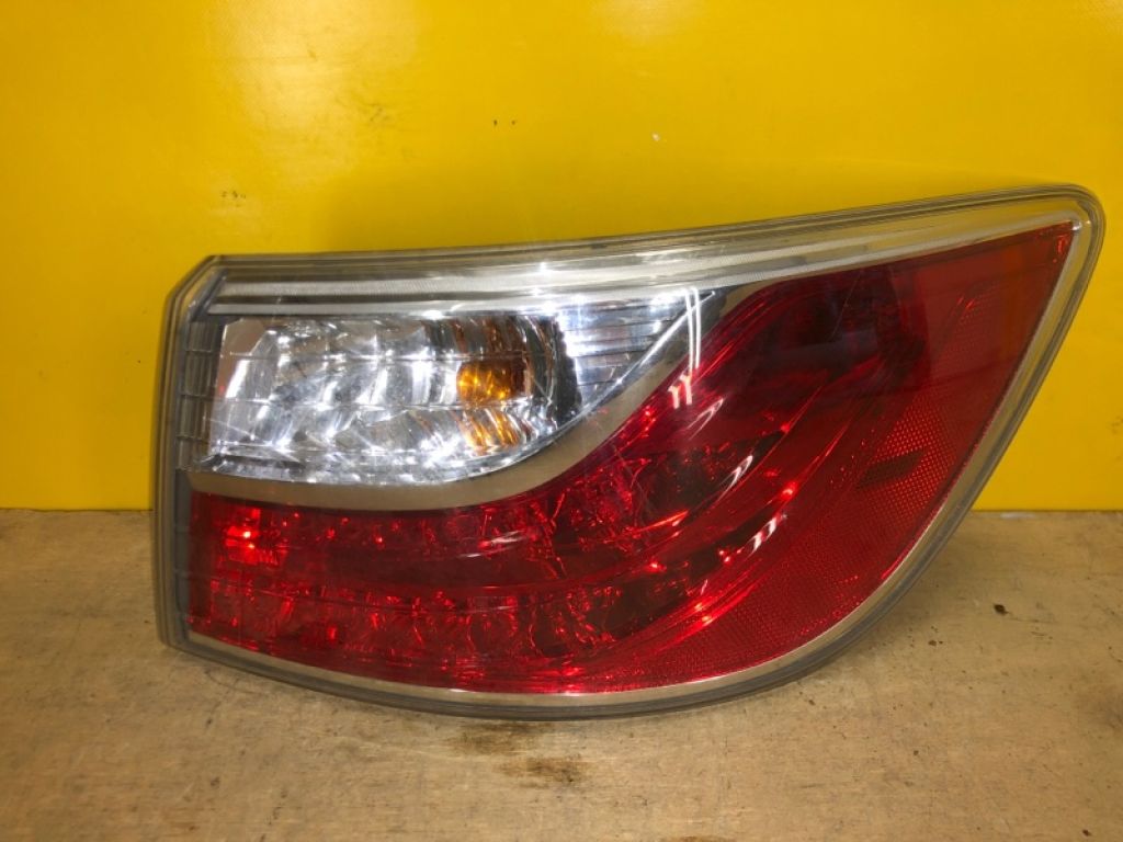TE69-51-150D | Фонарь наружный прав. MAZDA CX-9 06-16