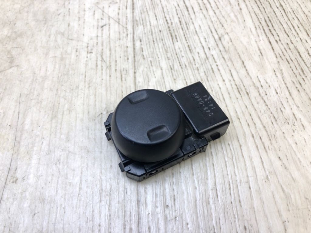 8492060090C0 | Кнопка регулировки сиденья передн. лев. LEXUS RX350/450 15-22