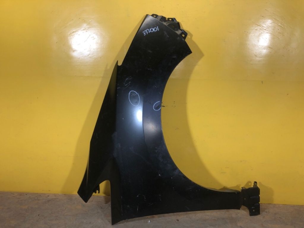 63100-5SA0A | Крило переднє прав. NISSAN LEAF 18-