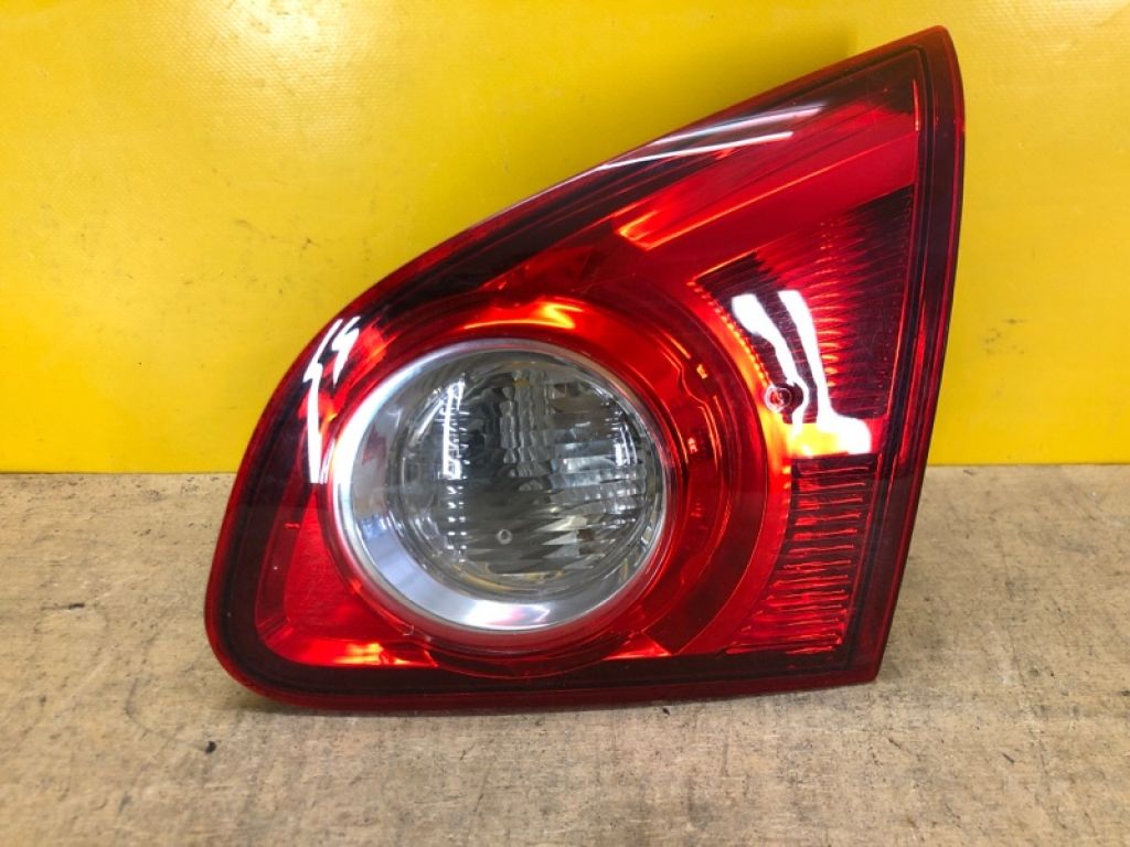 26550JD800 | Фонарь внутренний прав. NISSAN QASHQAI 07-14