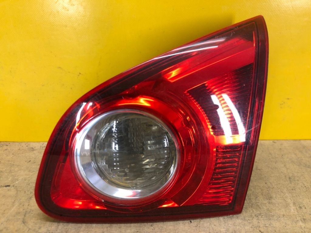 26550JD800 | Ліхтар внутрішній прав. NISSAN QASHQAI 07-14