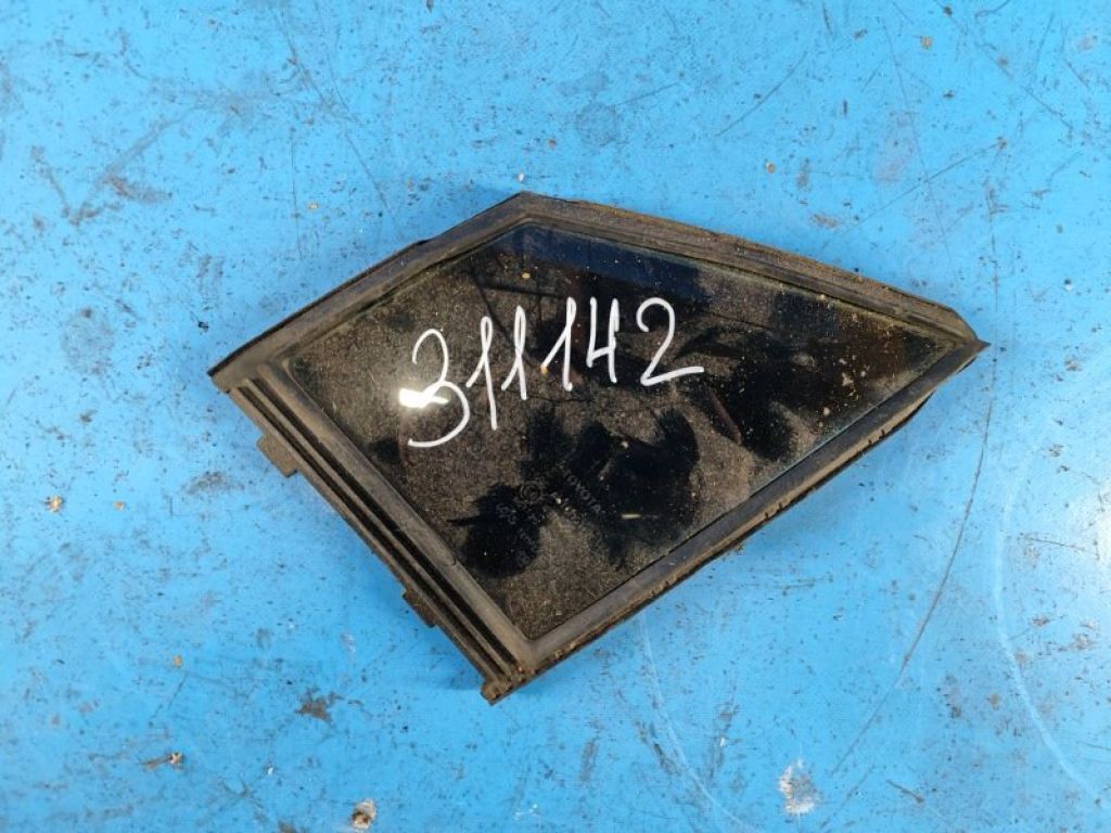 6812647010 | Скло дверей глухе передн. лів. TOYOTA PRIUS 16-