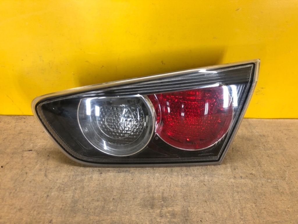 8330A626 | Ліхтар внутрішній прав. MITSUBISHI LANCER X 10 15-17