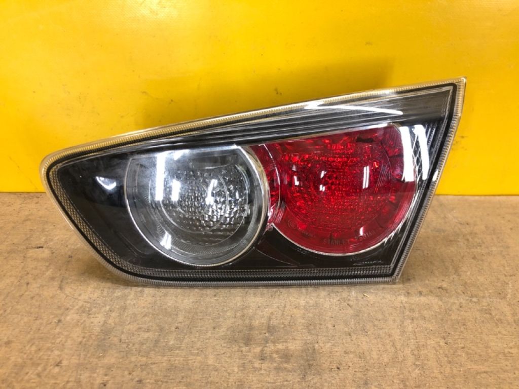 8330A626 | Ліхтар внутрішній прав. MITSUBISHI LANCER X 10 15-17