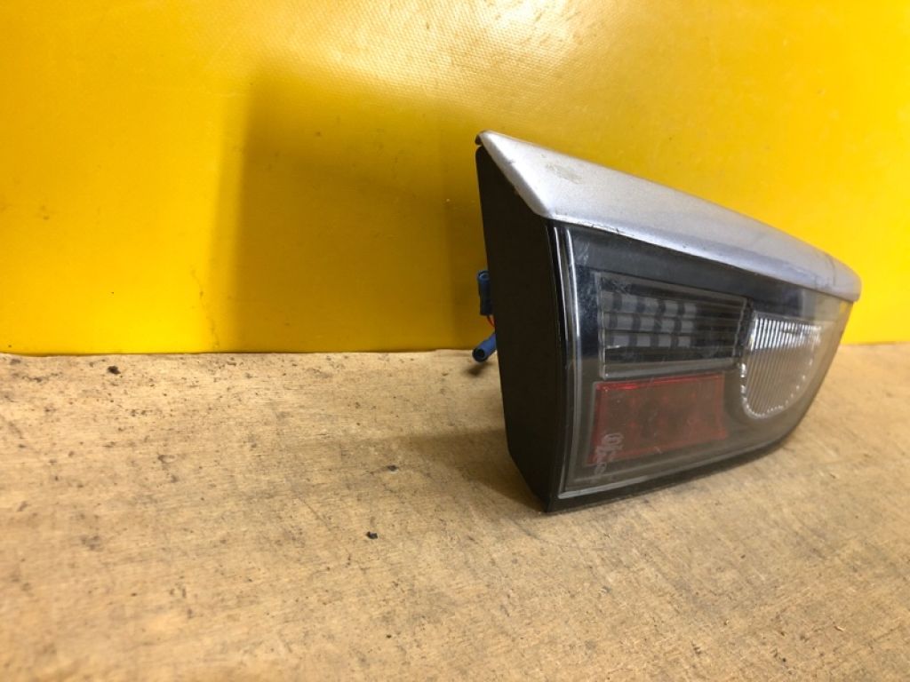 8330A625 | Фонарь внутренний лев. MITSUBISHI LANCER X 10 15-17 - Фото 3