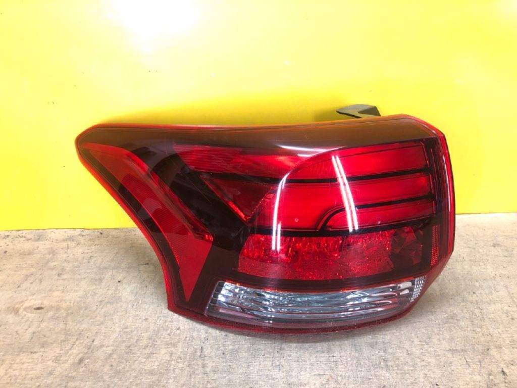 8330B173 | Фонарь наружный лев. MITSUBISHI OUTLANDER GF 12-