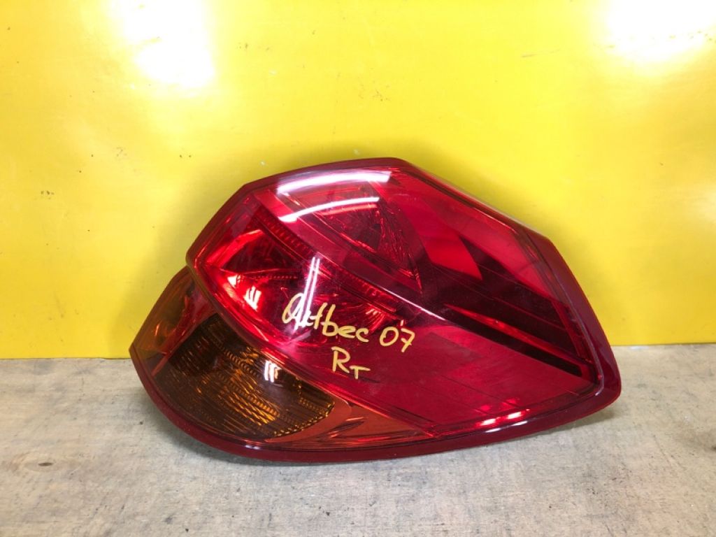 84201AG000 | Фонарь наружный прав. SUBARU OUTBACK 03-09 BP