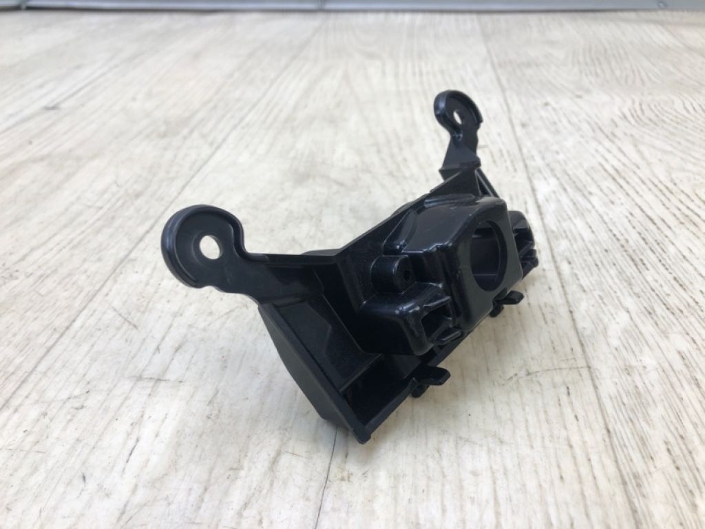 80A853231 | Кронштейн передн. AUDI Q5 18-