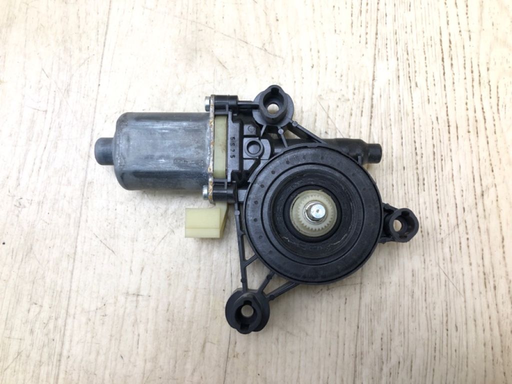 8W0959802 | Моторчик склопідйомника передн. прав. AUDI A4 15-