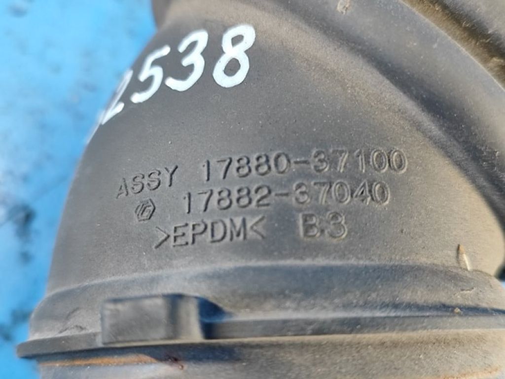 1788037100 | патрубок повітряного фільтра TOYOTA PRIUS - 30 09-17 - Фото 3