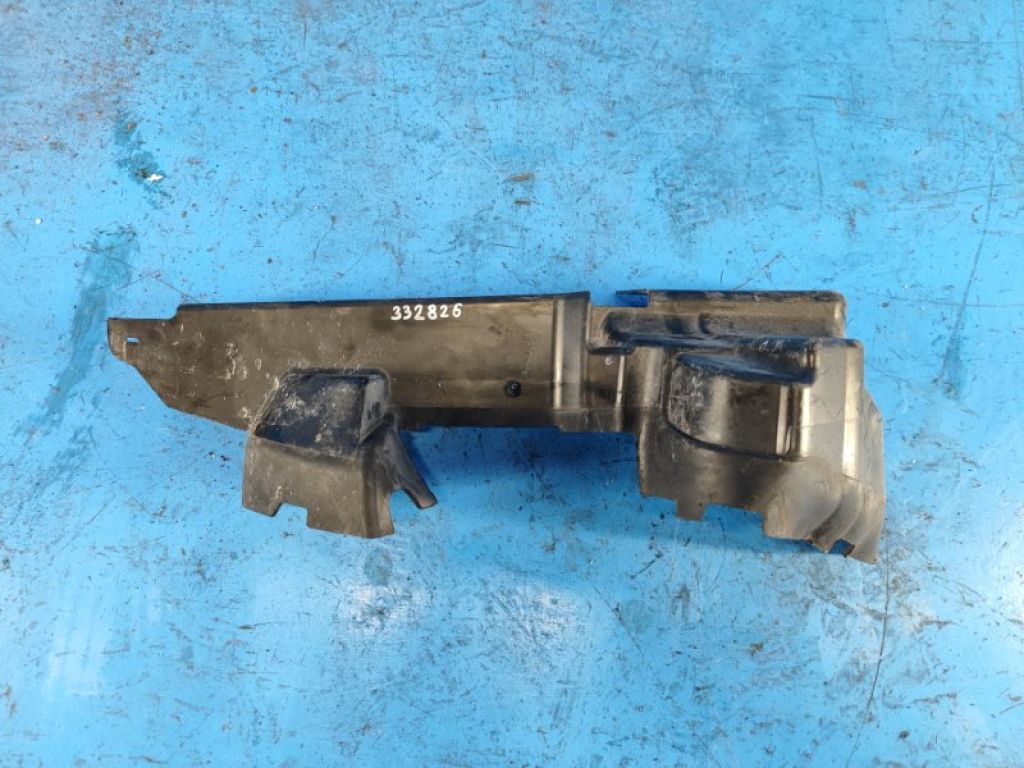 FR3B-8102-CD | Дефлектор радиатора прав. FORD MUSTANG 15-