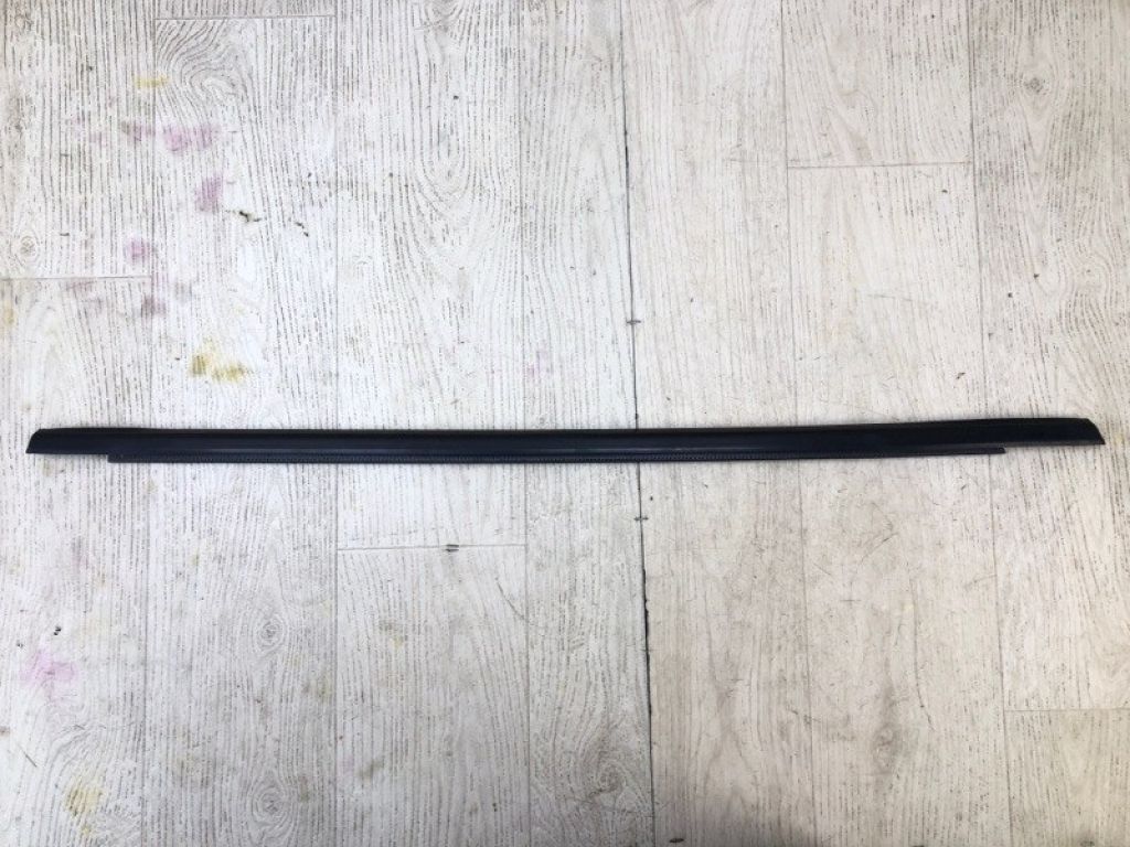 BM5Z-5825861-B | Молдинг двері задн. лів. FORD FOCUS 10-18