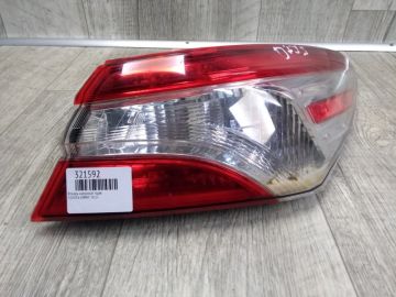 Ліхтар зовнішній прав. TOYOTA CAMRY 70 17-