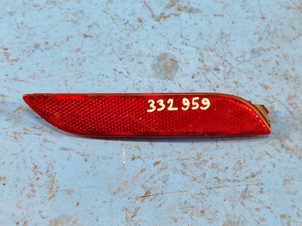 8191006070 | катафот R правий задн. TOYOTA CAMRY 70 17-