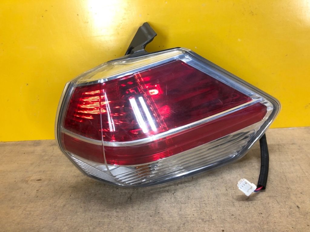 26550-4BA0A | Ліхтар зовнішній прав. NISSAN X-TRAIL/ROGUE T32 13-20