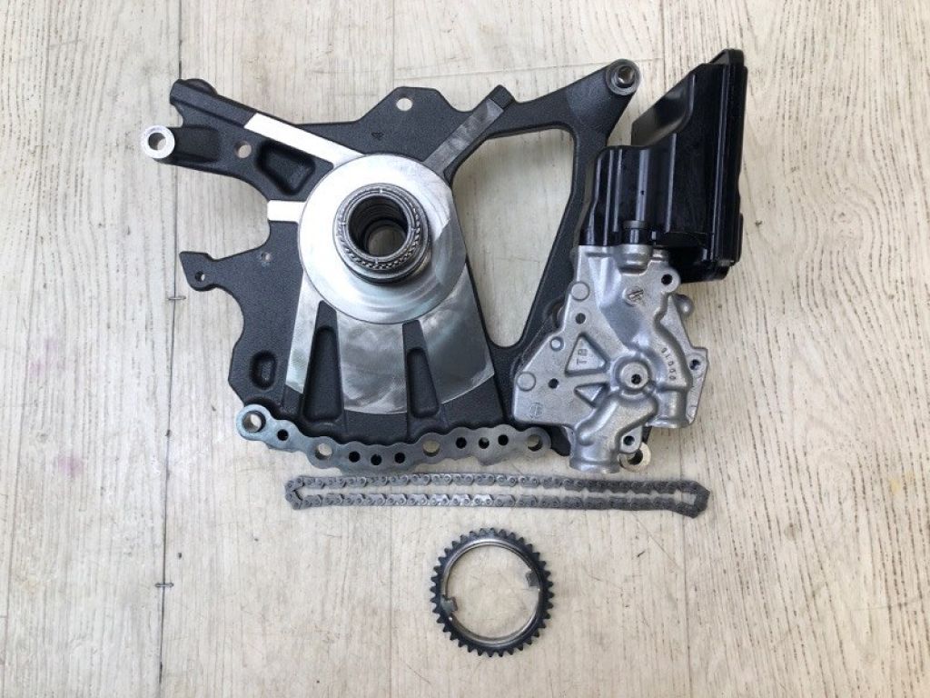 3537006030 | Насос масляный АКПП TOYOTA CAMRY 70 17-