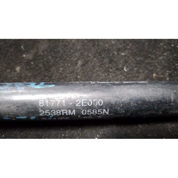 Амортизатор кришки багажника HYUNDAI TUCSON 04-10 81771-2E000 — 3