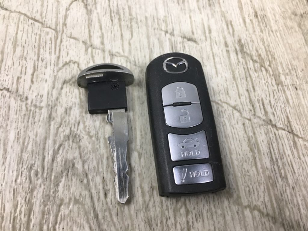 GJY9-67-5DY | Ключ запалювання MAZDA 3 BM 13-19