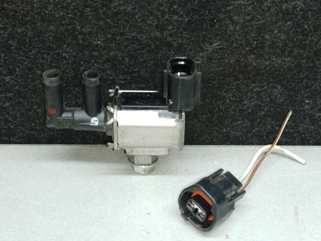 MR988075 | Клапан електромагнітний (вакуумний) MITSUBISHI OUTLANDER XL 05-13