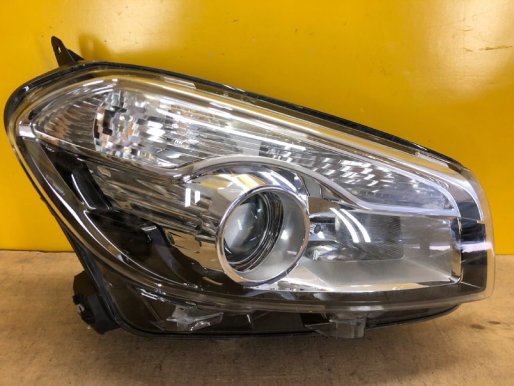 26010BR60B | Фара прав. NISSAN QASHQAI 07-14