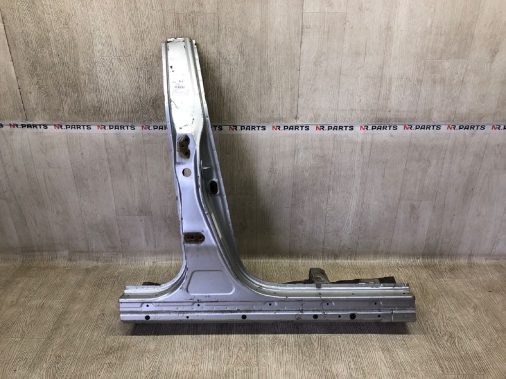 61311-60130 | Стойка кузова средняя прав. LEXUS GX470 02-09