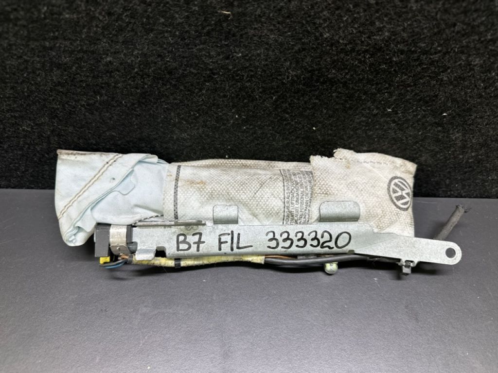 561 880 241 | Подушка безпеки в сидінні передн. лів. VOLKSWAGEN PASSAT B7 11-15