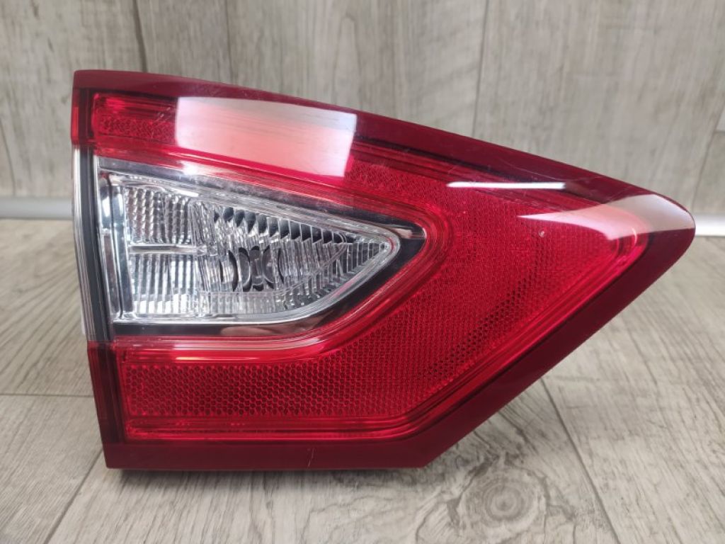 DS7Z-1340-5A | Ліхтар внутрішній задн. лів. FORD FUSION 14-