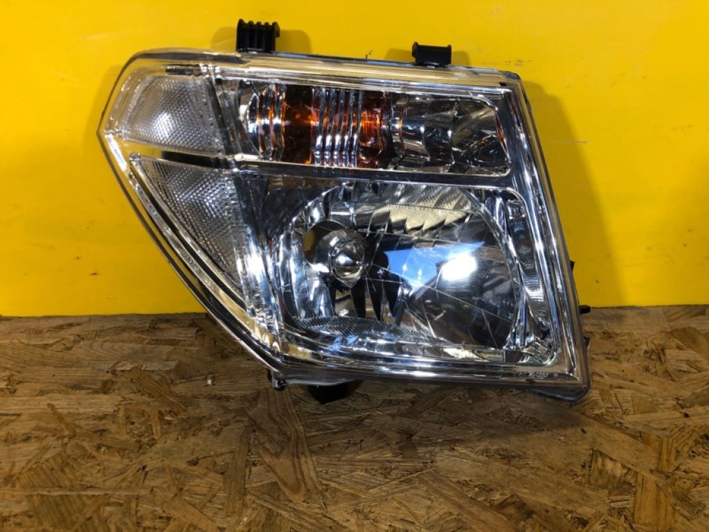 260105X10B | Фара прав. NISSAN PATHFINDER R51 04-14