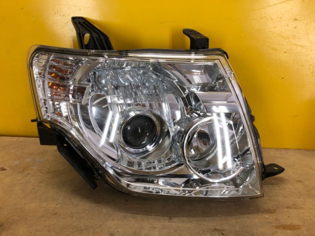 8301C810 | Фара прав. MITSUBISHI PAJERO 06-21