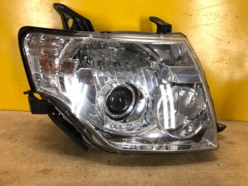 Фара прав. MITSUBISHI PAJERO 06-21