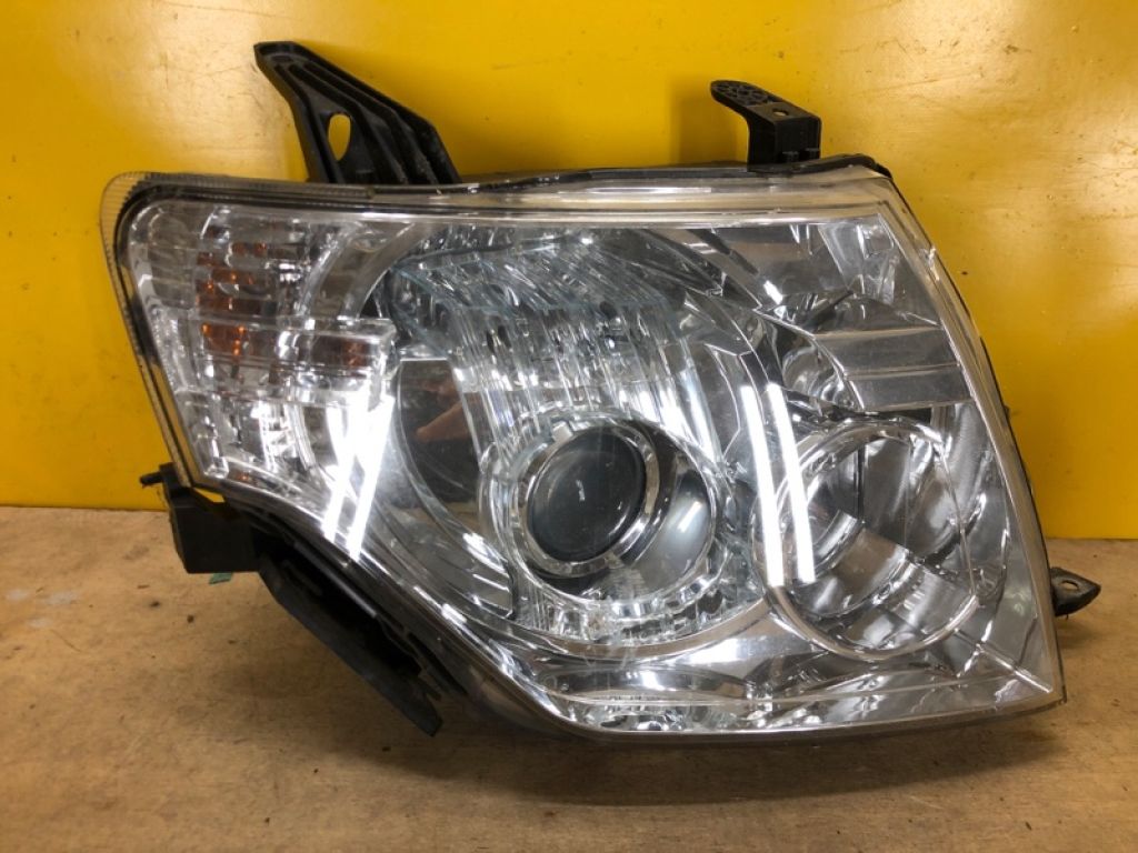 8301C810 | Фара прав. MITSUBISHI PAJERO 06-21