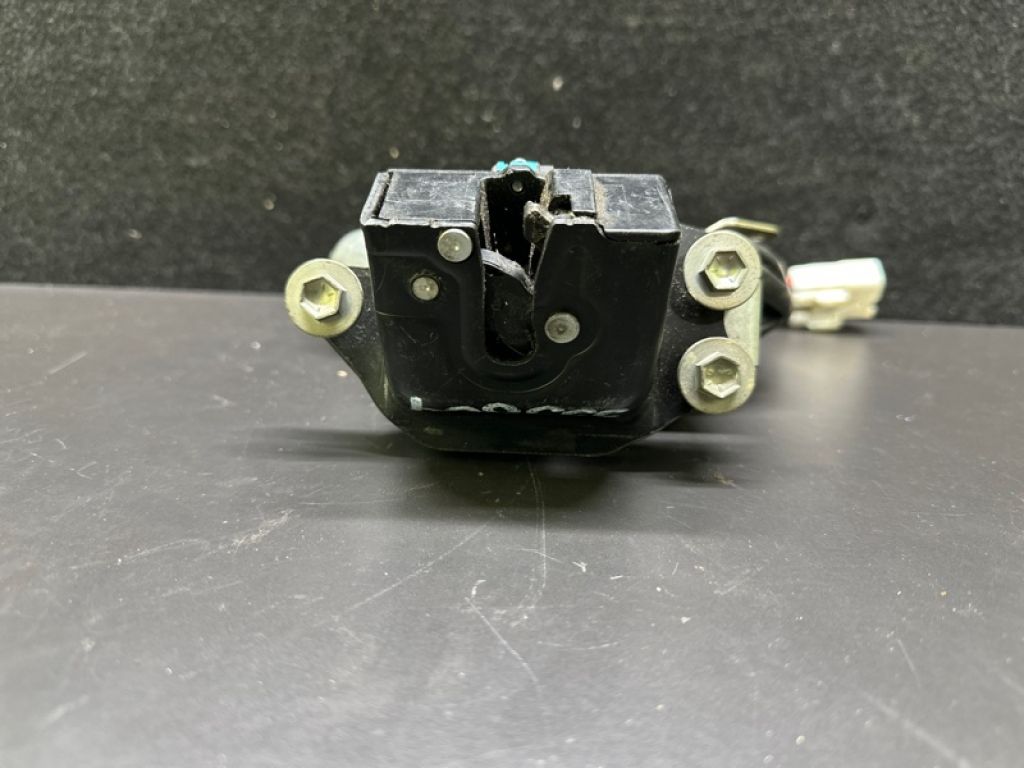 69350-48060 | Замок крышки багажника LEXUS RX350/450 09-15 - Фото 4